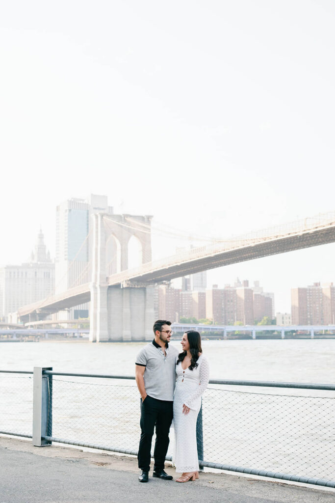 brooklyn engagement photos dumbo bridge views skyline 02