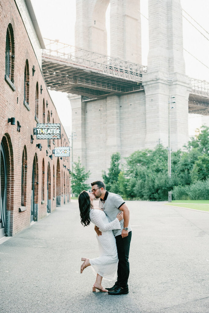 brooklyn engagement photos dumbo bridge views skyline 25