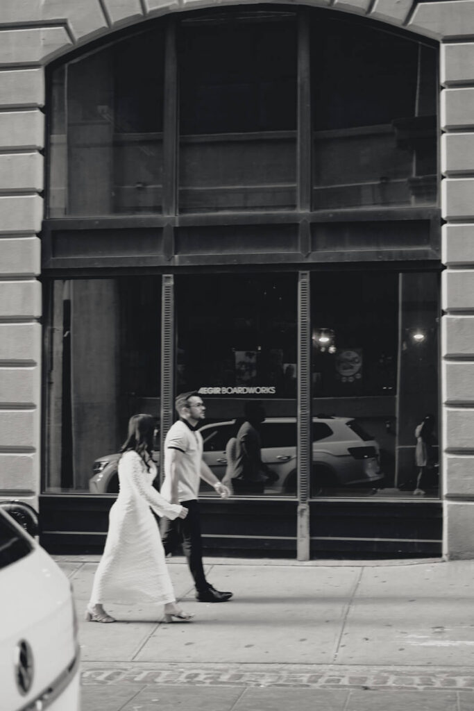 brooklyn engagement photos dumbo candid moment 30