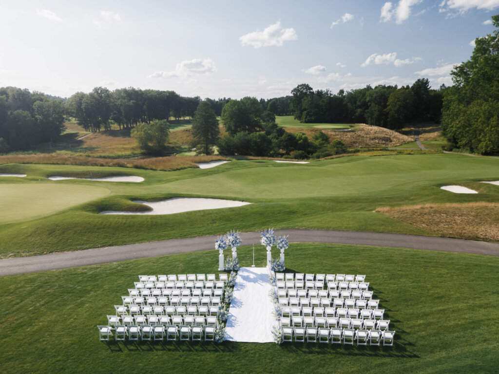 Floral ceremony urn at Bedford Golf and Tennis Club outside NYC